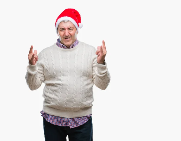 Hombre Mayor Guapo Con Sombrero Navidad Sobre Fondo Aislado Gritando — Foto de Stock