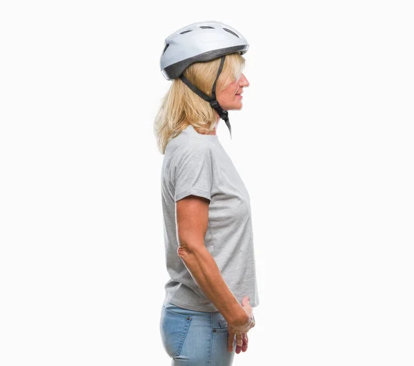 Middle Age Caucasian Cyclist Woman Wearing Safety Helmet Isolated Background — Stock Photo, Image