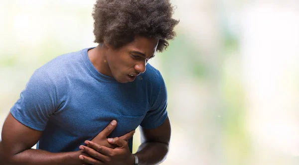 Afro Americký Muž Nad Samostatný Pozadí Rukou Žaludek Protože Zažívací — Stock fotografie