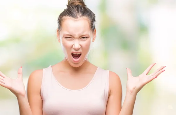 Joven Mujer Hermosa Caucásica Sobre Fondo Aislado Loco Loco Gritando — Foto de Stock