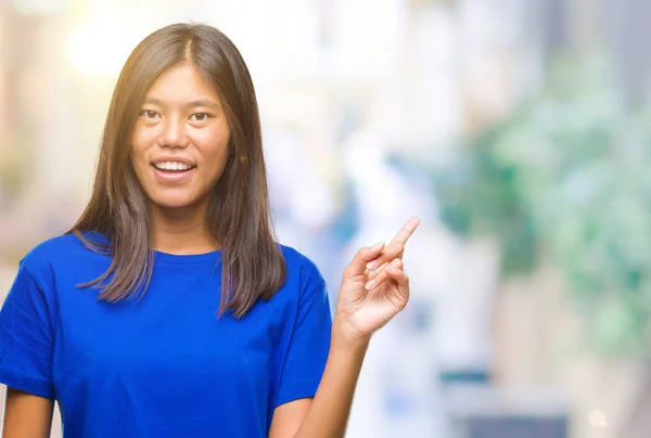 Jovem Mulher Asiática Sobre Fundo Isolado Com Grande Sorriso Rosto — Fotografia de Stock