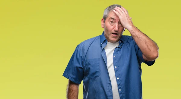 Bell Uomo Anziano Sfondo Isolato Sorpreso Con Mano Sulla Testa — Foto Stock