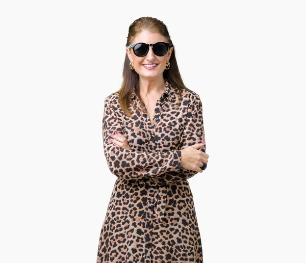 Μέση Ηλικία Ώριμος Πλούσια Γυναίκα Φορώντας Γυαλιά Ηλίου Και Λεοπάρ — Φωτογραφία Αρχείου
