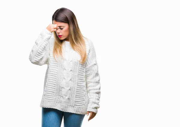 Junge Schöne Frau Lässig Weißen Pullover Über Isoliertem Hintergrund Müde — Stockfoto