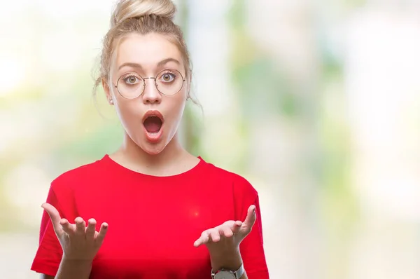 Young Blonde Woman Wearing Glasses Isolated Background Afraid Shocked Surprise — Stock Photo, Image