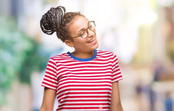Joven Chica Afroamericana Trenzada Con Gafas Sobre Fondo Aislado Mirando — Foto de Stock