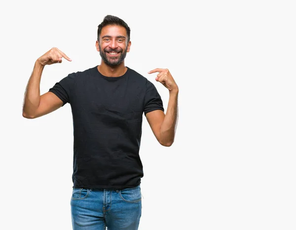 Homem Hispânico Adulto Sobre Fundo Isolado Olhando Confiante Com Sorriso — Fotografia de Stock