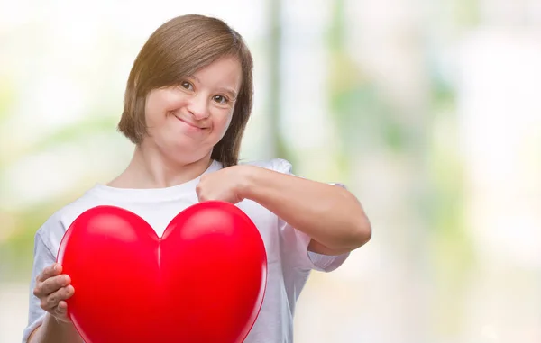 Junge Erwachsene Frau Mit Syndrom Hält Rotes Herz Über Isoliertem — Stockfoto