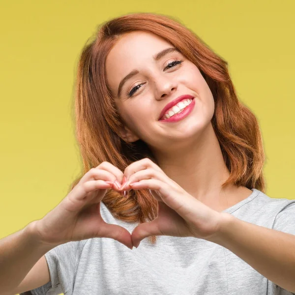 Joven Hermosa Mujer Sobre Fondo Aislado Sonriendo Amor Mostrando Símbolo —  Fotos de Stock