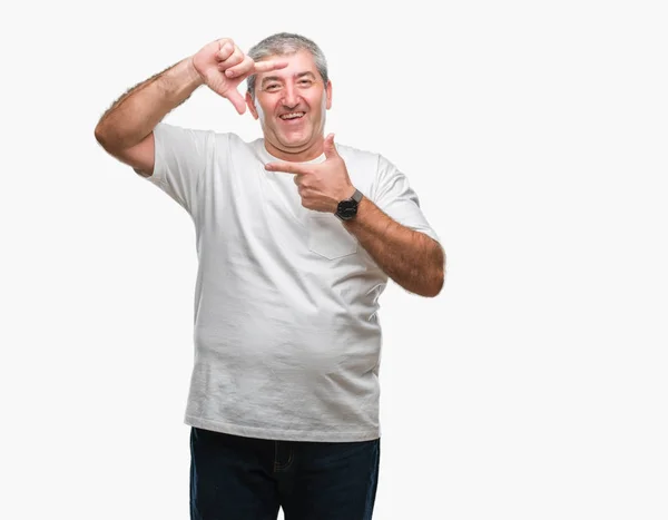 Gutaussehender Älterer Mann Über Isoliertem Hintergrund Der Lächelnd Einen Rahmen — Stockfoto