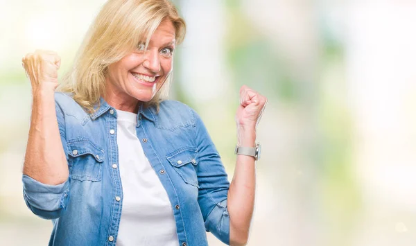 Blonde Frau Mittleren Alters Über Isolierten Hintergrund Sehr Glücklich Und — Stockfoto