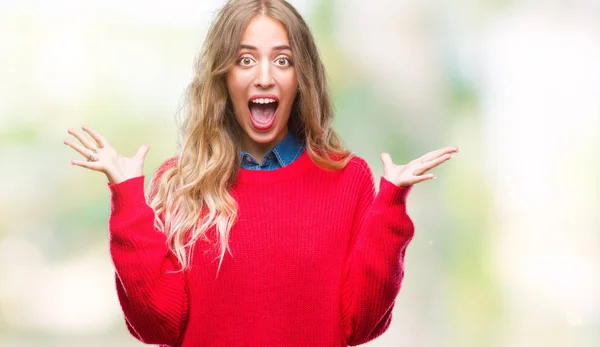 Wanita Pirang Muda Yang Cantik Mengenakan Sweater Musim Dingin Atas — Stok Foto