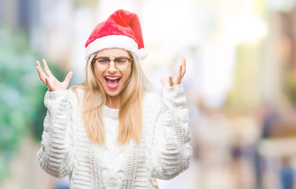 Jovem Mulher Loira Bonita Vestindo Chapéu Natal Sobre Fundo Isolado — Fotografia de Stock