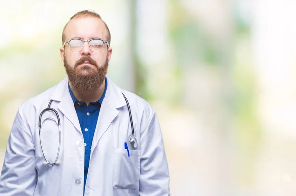 Jonge Blanke Dokter Man Dragen Medische Witte Vacht Geïsoleerde Achtergrond — Stockfoto