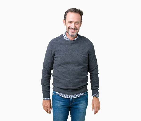 ハンサムな中年年配の男性の顔に幸せとクールな笑顔で孤立した背景の上にセーターを着ています 幸運な人 — ストック写真
