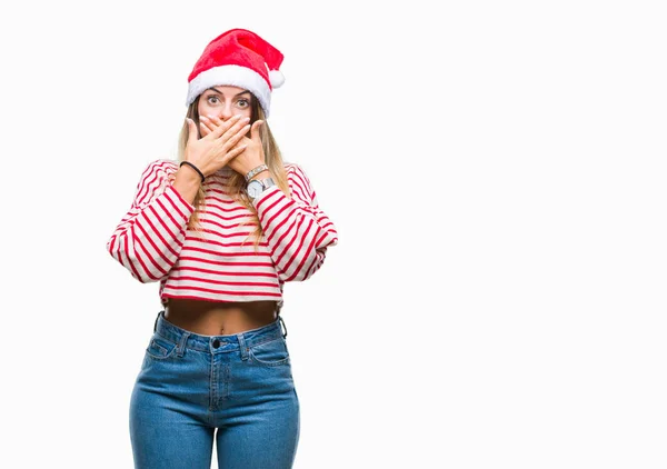 Fiatal Gyönyörű Fárasztó Karácsonyi Kalap Alatt Elszigetelt Döbbenve Száj Kezével — Stock Fotó