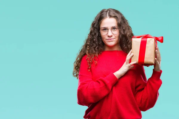 Jovem Morena Segurando Presente Sobre Fundo Isolado Com Uma Expressão — Fotografia de Stock