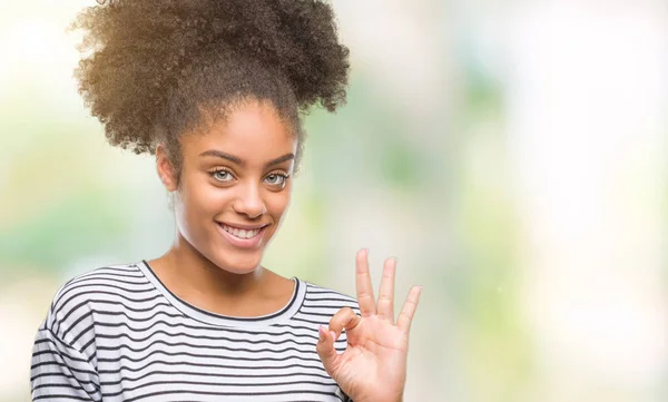 Jonge Afro Amerikaanse Vrouw Texting Met Smartphone Geïsoleerde Achtergrond Doen — Stockfoto