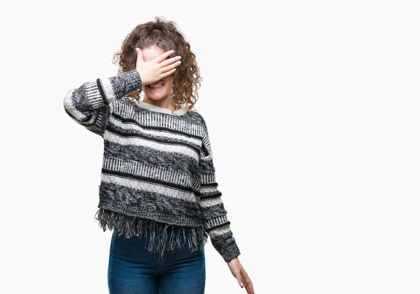 Hermosa Morena Pelo Rizado Joven Con Gafas Sobre Fondo Aislado — Foto de Stock