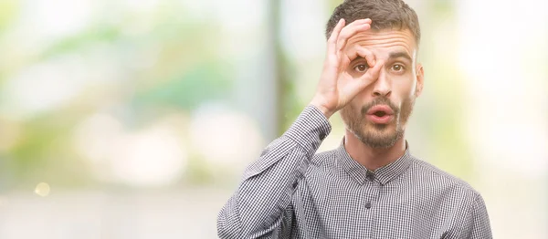 Young Hipster Man Doing Gesture Shocked Surprised Face Eye Looking — Stock Photo, Image