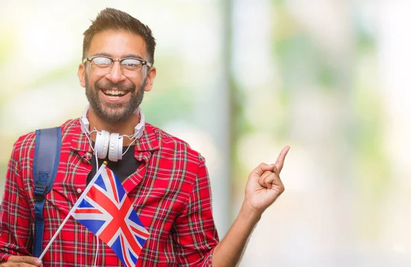 Útlevéllel Egyesült Királyság Felett Elszigetelt Háttér Nagyon Boldog Mutat Kéz — Stock Fotó