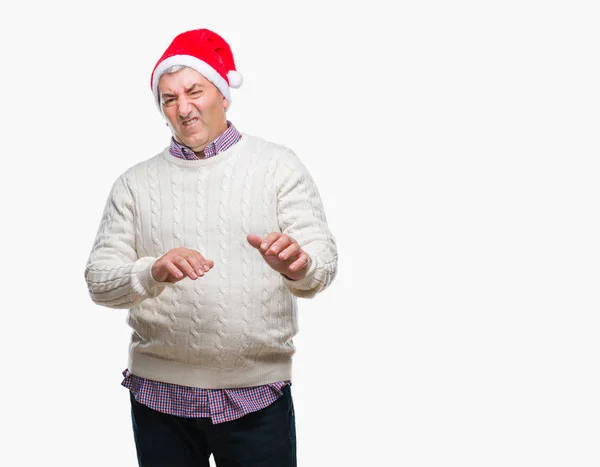 Pěkný Starší Muž Nosí Vánoční Čepice Izolované Pozadí Znechucený Výraz — Stock fotografie