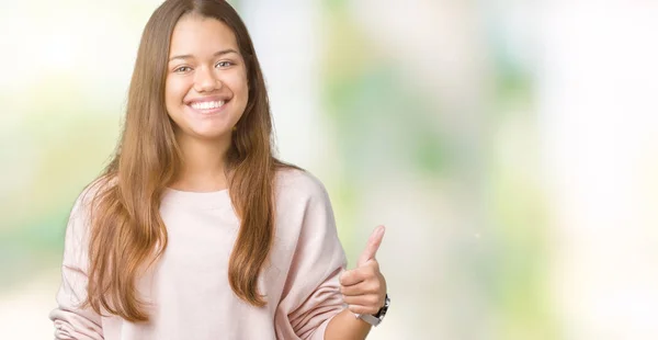 Jonge Mooie Brunette Vrouw Roze Trui Dragen Geïsoleerde Achtergrond Gelukkig — Stockfoto