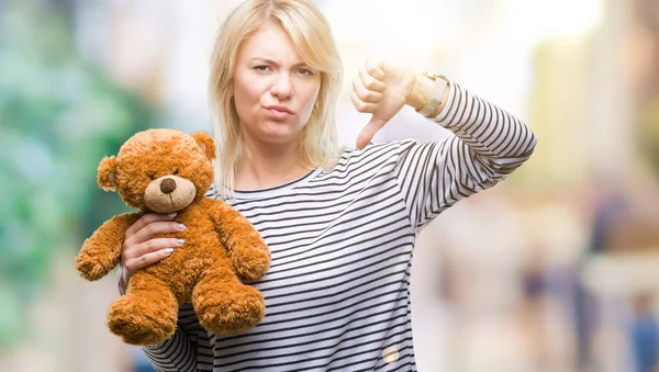 Jonge Mooie Blonde Vrouw Die Houdt Van Teddybeer Pluche Geïsoleerde — Stockfoto