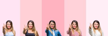 Kolaj gösterilen ve parmakları ile işaret pembe çizgili izole arka plan üzerinde genç güzel kadının ikincisi ise kendinden emin ve mutlu gülümseyerek.