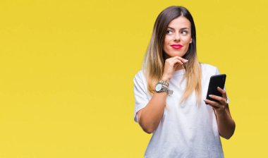 Genç hareket eden telefon ile güzel.