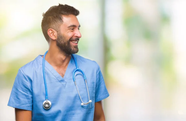 Medico Ispanico Adulto Chirurgo Sfondo Isolato Guardando Altra Parte Con — Foto Stock