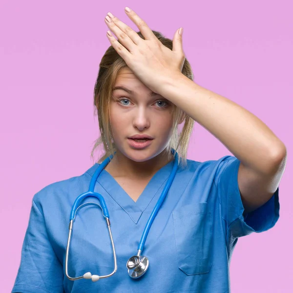 Young Caucasian Doctor Woman Wearing Surgeon Uniform Isolated Background Surprised — Stock Photo, Image