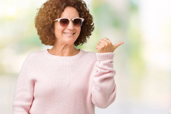 Bella Donna Anziana Mezza Età Che Indossa Maglione Rosa Occhiali — Foto Stock