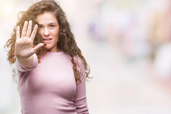 Vackra Brunett Lockigt Hår Ung Flicka Klädd Rosa Tröja Över — Stockfoto