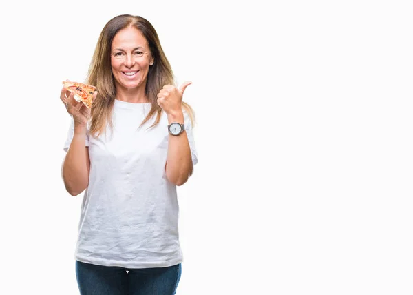 Mujer Hispana Mediana Edad Comiendo Pizza Rebanada Sobre Fondo Aislado —  Fotos de Stock