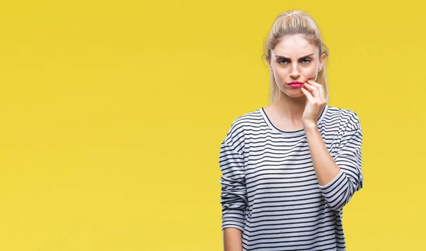 Junge Schöne Blonde Frau Trägt Streifen Pullover Über Isoliertem Hintergrund — Stockfoto