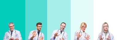 Kolaj grup stetoskop izole renkli arka plan üzerinde giyen Doktor insan tiksinti ifadesi, memnun ve korkulu tiksinti yüz yapıyorsun çünkü nefret tepki. Elleriyle kaldırdı. Sinir bozucu kavramı.
