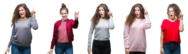 Colagem Jovem Morena Cabelo Encaracolado Menina Sobre Fundo Isolado Apontando — Fotografia de Stock