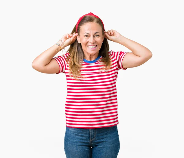Schöne Frau Mittleren Alters Lässigen Streifen Shirt Über Isoliertem Hintergrund — Stockfoto