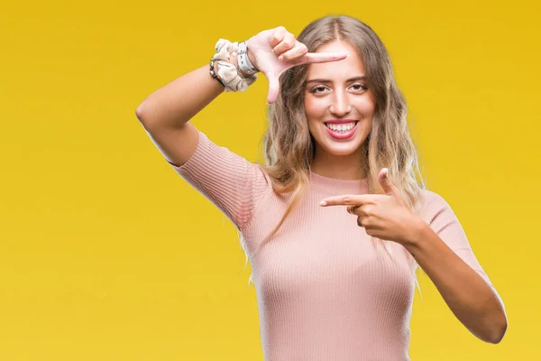 Schöne Junge Blonde Frau Über Isoliertem Hintergrund Lächelnd Rahmen Mit — Stockfoto