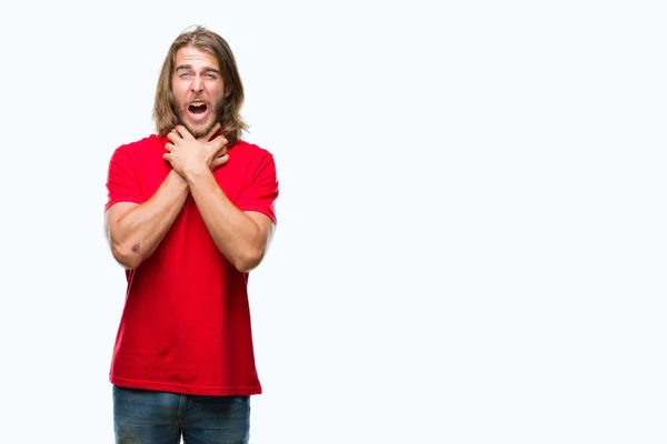 Jonge Knappe Man Met Lange Haren Geïsoleerd Achtergrond Schreeuwen Stik — Stockfoto