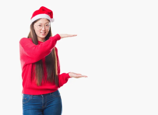 Giovane Donna Cinese Sfondo Isolato Indossa Cappello Natale Gesticolando Con — Foto Stock