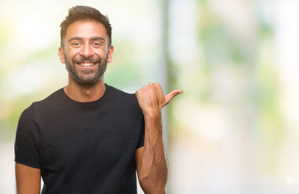 Homem Hispânico Adulto Sobre Fundo Isolado Sorrindo Com Rosto Feliz — Fotografia de Stock