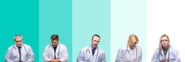 Kolaj grup stetoskop renkli üzerinde giyen Doktor insan izole mide üzerinde el ile arka plan çünkü mide bulantısı, ağrılı hastalık hasta hissediyor. Ağrısı kavramı.