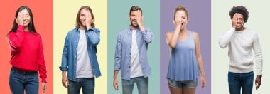 Afrikalı-Amerikalı, İspanyol ve Çinli Grup el yüz ve sürpriz duygu kendinden emin gülümseme ile tek gözüyle kapsayan vintage renk arka plan üzerinde insan bileşimi.