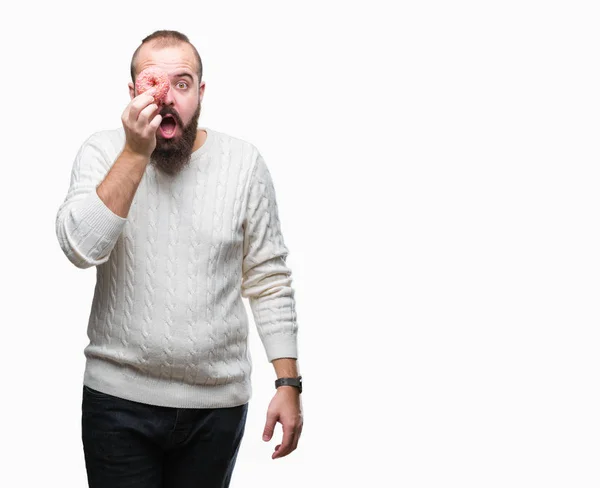 Jovem Caucasiano Hipster Homem Comer Doce Donut Sobre Isolado Fundo — Fotografia de Stock