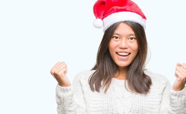 Jeune Femme Asiatique Portant Chapeau Noël Sur Fond Isolé Célébrant — Photo