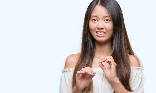 Jonge Aziatische Vrouw Geïsoleerde Achtergrond Walgen Expressie Ontevreden Angstig Walging — Stockfoto