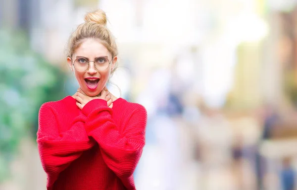 Joven Hermosa Mujer Rubia Con Suéter Rojo Gafas Sobre Fondo —  Fotos de Stock