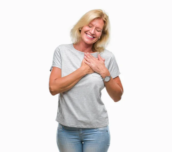 Blonde Vrouw Van Middelbare Leeftijd Geïsoleerde Achtergrond Glimlachend Met Handen — Stockfoto